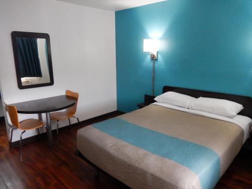 Motel 6-Portland TX - image 5