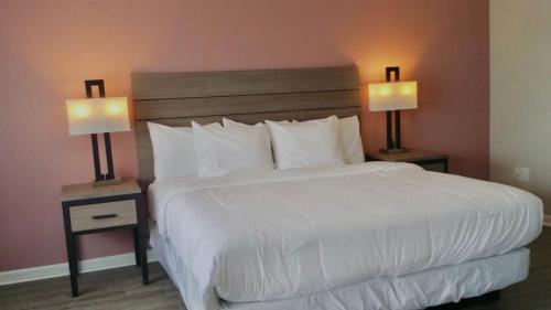 Econo Lodge Inn & Suites Abilene East District – Abilene, TX