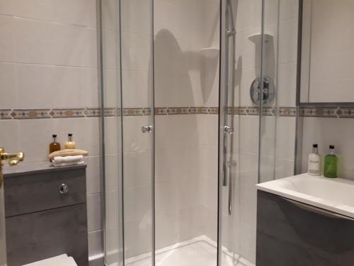 Deluxe Double Room with Shower