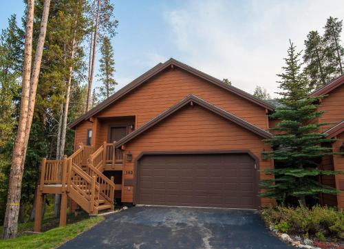 143 Park Forest