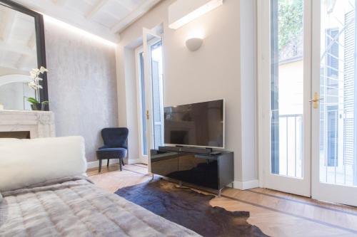 Elegante e completamente arredato apt in Duomo - image 2