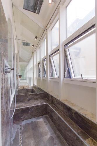 Elegante e completamente arredato apt in Duomo - image 4