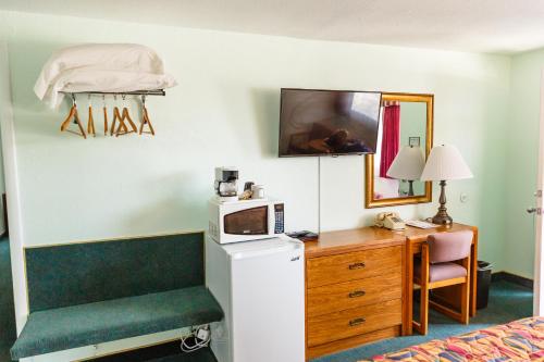 Safari Inn - image 3