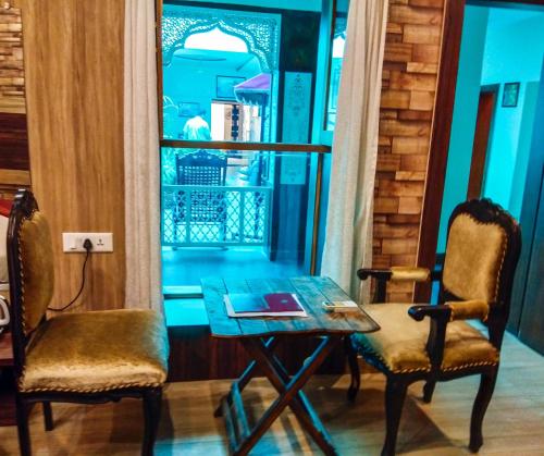 Létesítmények, Dwivedi Hotels Sri Omkar Palace near Új Vishwanath Templom