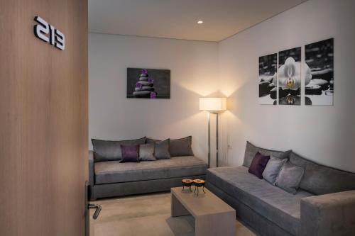 Trianon Luxury Apartments & Suites - image 8