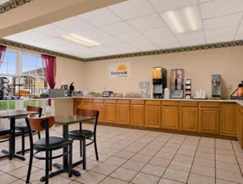 Days Inn by Wyndham Madisonville