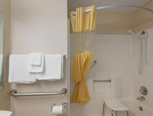 Days Inn by Wyndham Madisonville - image 12