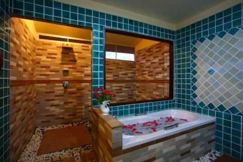 Double room, pool view