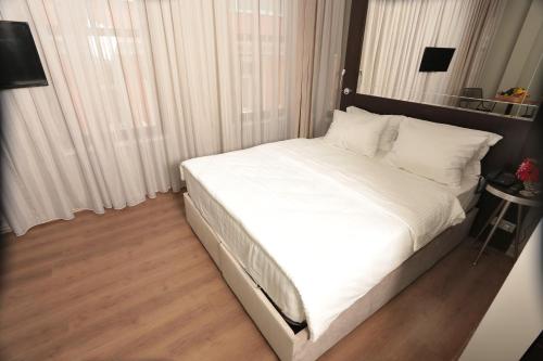 Deluxe Triple Room image 10