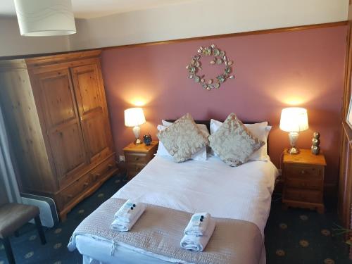 Waterfront Hotel Room Type - Triple Room with Private Bathroom No. 16