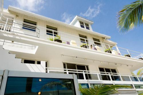 Numero Uno Beach House - main image