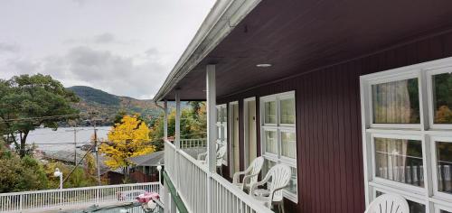 Pinebrook Motel - image 9