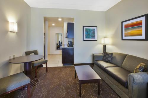 Holiday Inn Express & Suites Geneva Finger Lakes, an IHG Hotel in Geneva, USA