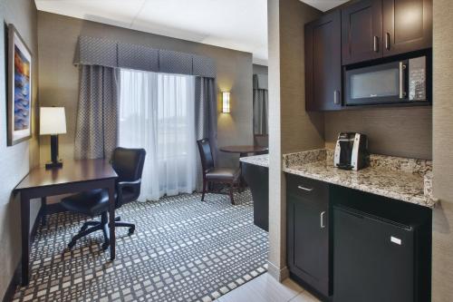 Holiday Inn Express & Suites Geneva Finger Lakes, an IHG Hotel