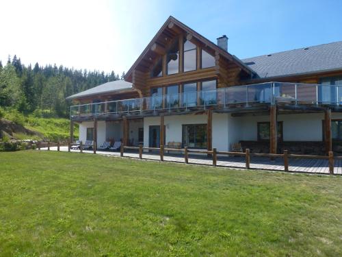 Viesnīcas āriene, Little Black Bear Lodge/B&B in Bridge Lake (BC)