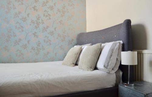 Cottage Nr Crystal Palace, Crystal Palace, London