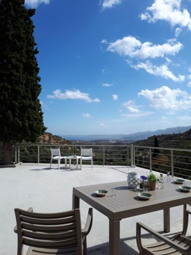 Villa Irini - Cretan Luxury Villa with Amazing View