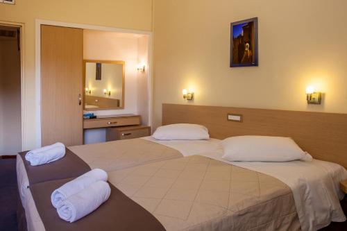 Acropolis View Hotel - image 11