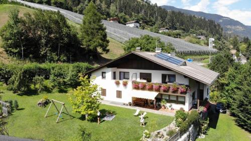 Apartment with Garden View