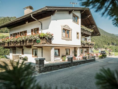  Haus Christine, Pension in Ried im Zillertal