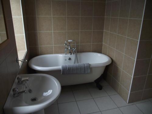 Poolewe Hotel - image 14