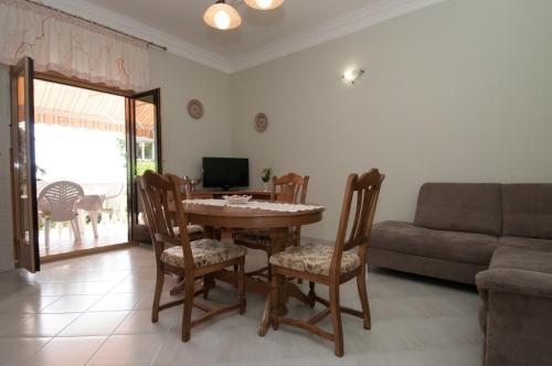 One-Bedroom Apartment with Balcony