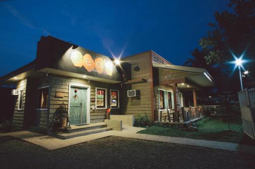 Restaurant, Ted's Bed and Breakfast in Santa Cruz