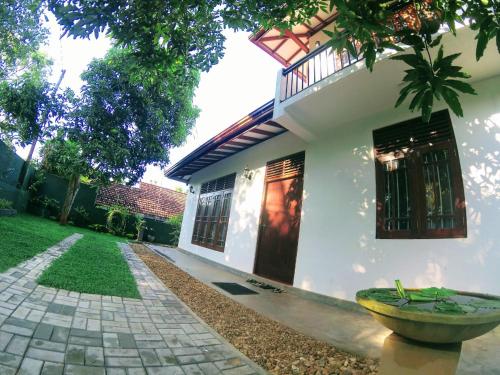 Top Mount Villa - image 5