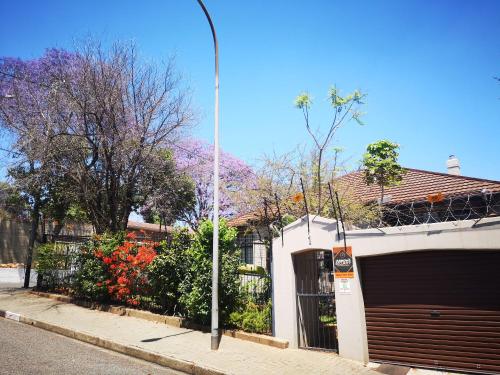 The Secret Garden Cottage City Of Johannesburg Price Address