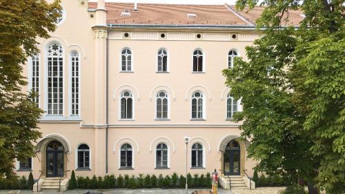 Monastery Boutique Hotel Budapest - Tap to explore photos