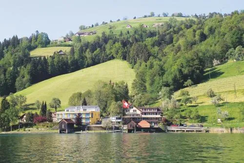 Hotel - Restaurant Eierhals am Ägerisee in Oberägeri, Schweiz