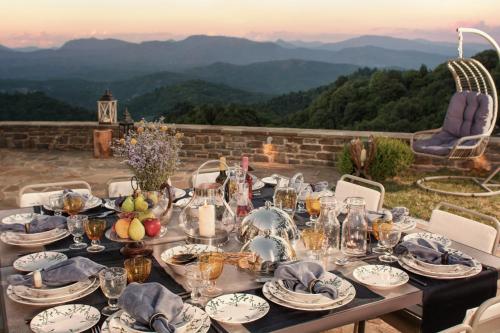 Food and beverages, 5 Senses in Drymon