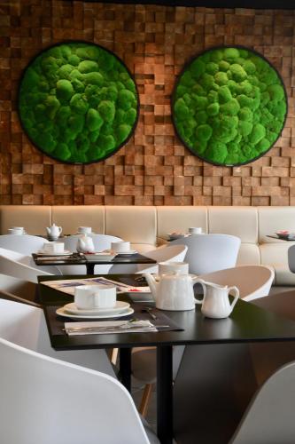 餐飲選擇, In Situ Hotel in 華朗舍尼