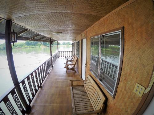 T & T Hostel Kanchanaburi - 전망