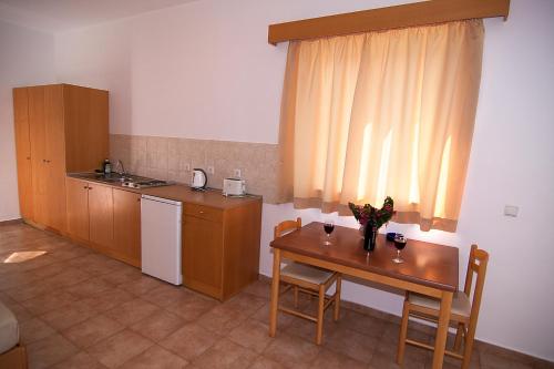Lambis Studios & Apartments - image 6