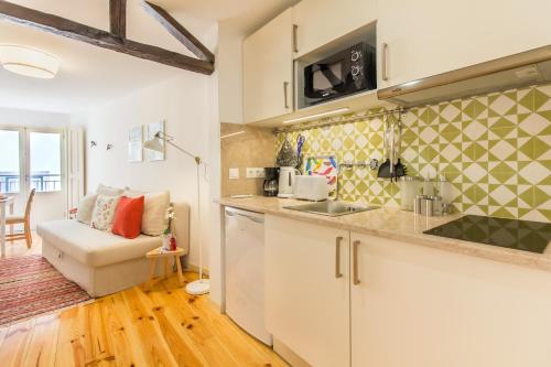  Guest Inn Alfama III, Premium Apartments in Lissabon