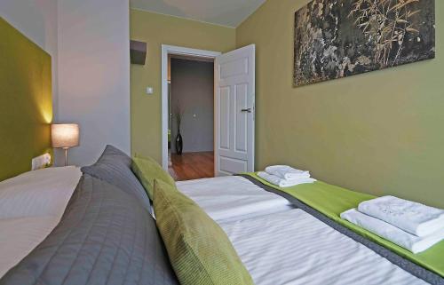 Apartment image 9