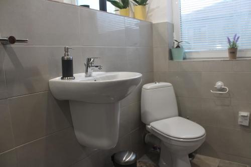 Apartment 18 - image 10