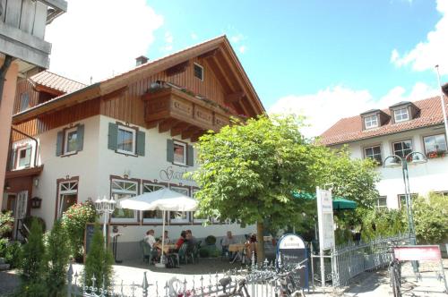 Gasthaus Sonne - Accommodation - Altusried