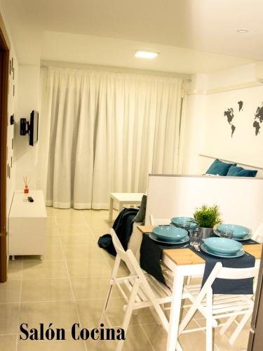 Apartamento Botavara - Apartment - Málaga