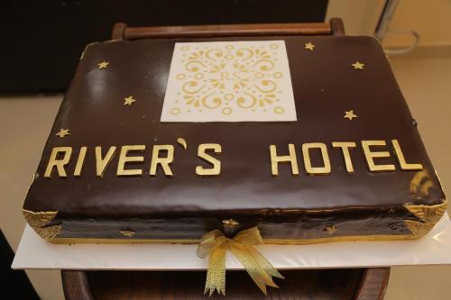 River S hotel