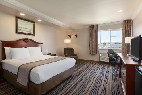 Days Inn by Wyndham Eureka CA