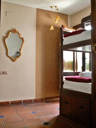 Bed in 6-Bed Mixed Dormitory Room image 10