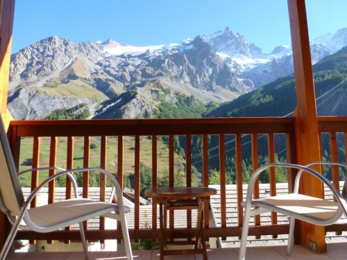 Chalet 3 bedrooms N°14 with private terrace and glacier view