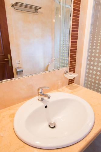 Kyra Panagia ApartHotel - image 4