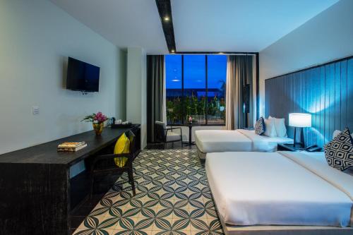 Deluxe Double or Twin Room