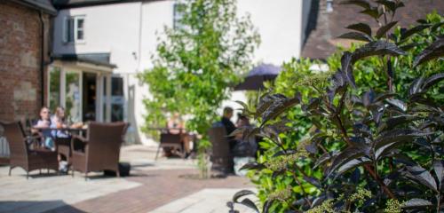 Greyhound Inn Wilton - image 7