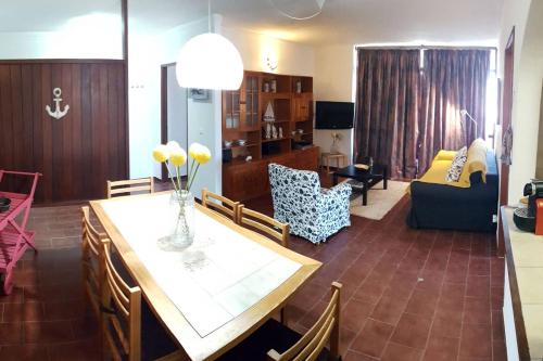  Apartment with a swimming-pool in Algarve in Armação de Pêra