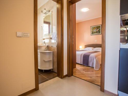  Rafael 1 in Novigrad