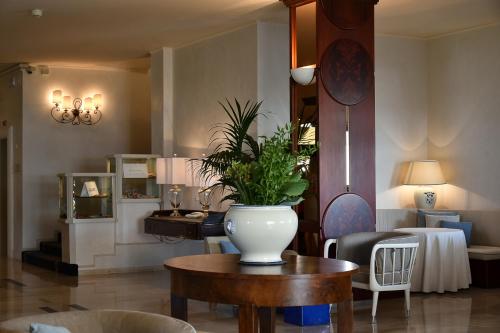Hotel Anthony - image 3